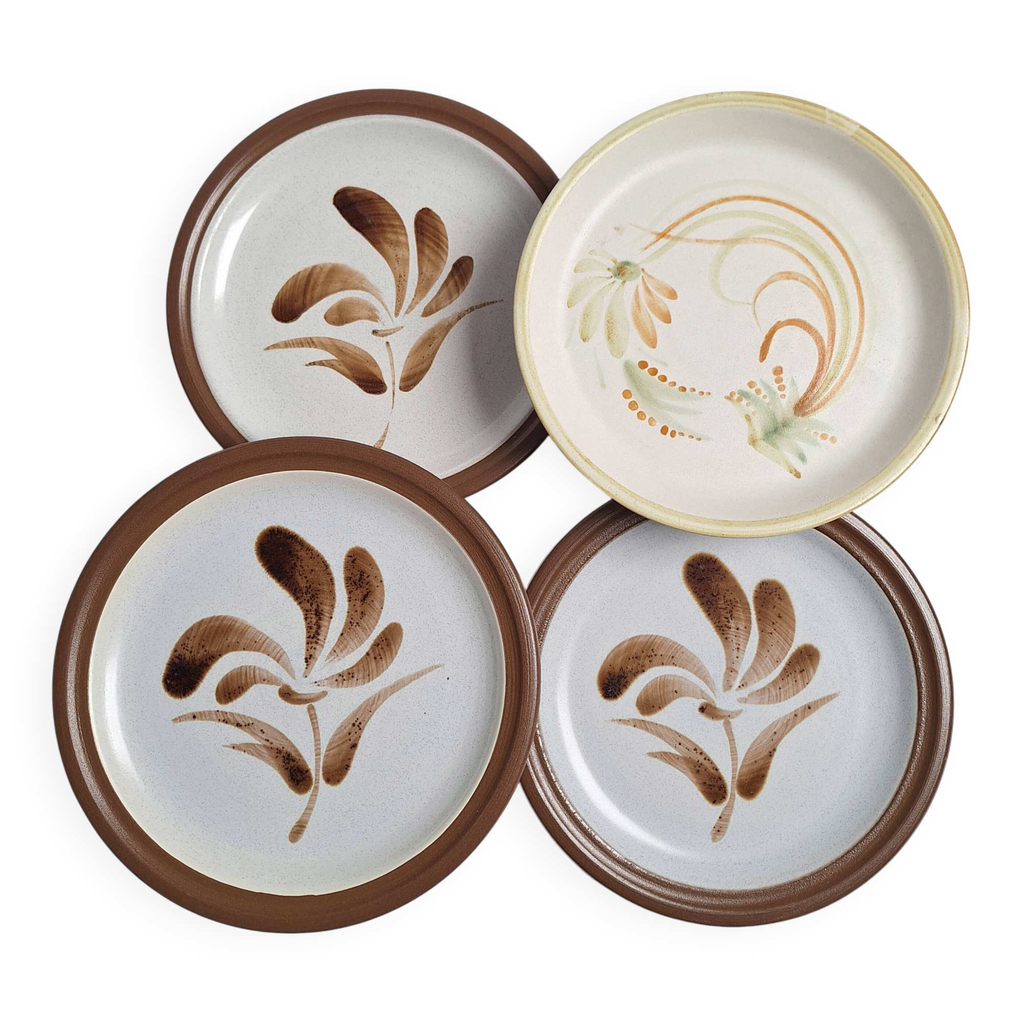 Assiettes plates vintage en grès, décor de fleurs peintes à la main