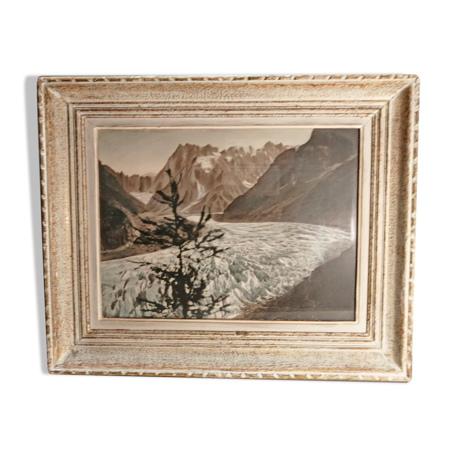 The sea of ice framed early 20th century.