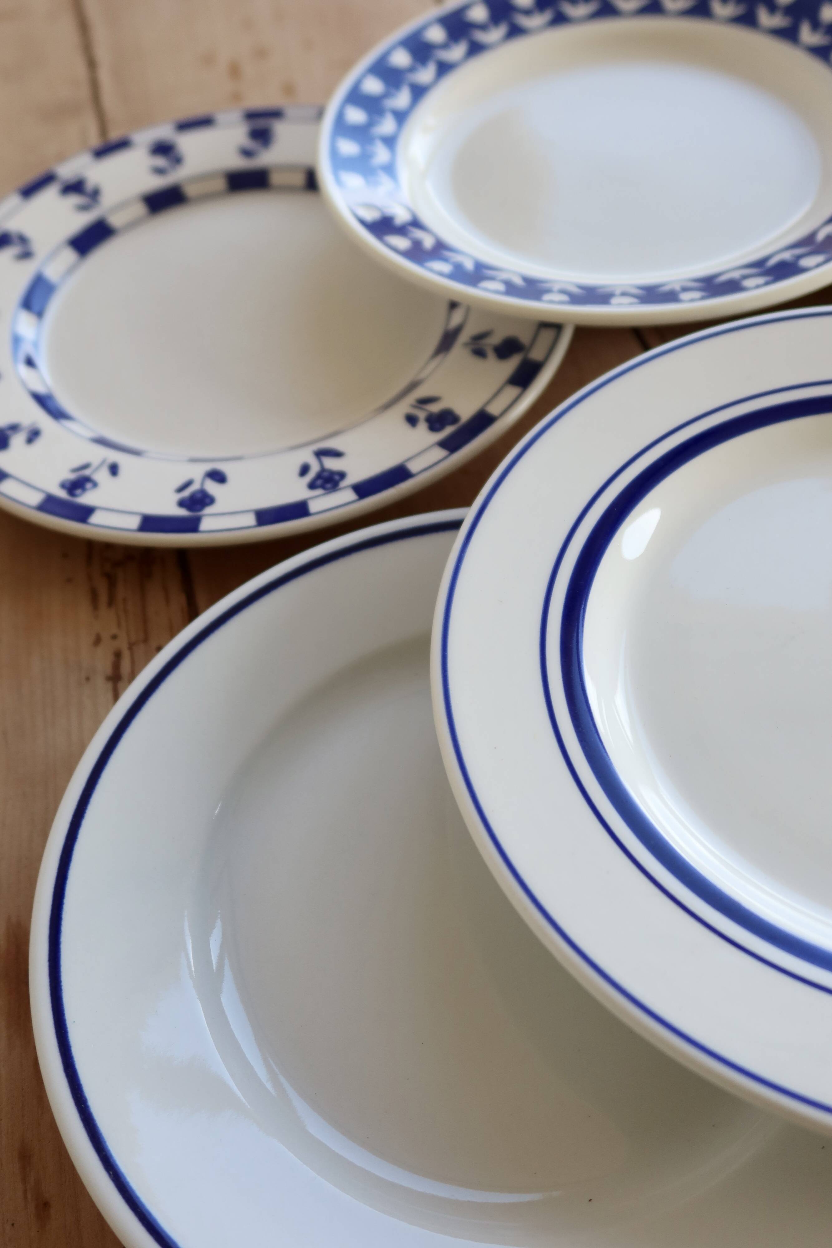 6 vintage mismatched blue and white earthenware dessert plates - Cutie Lot