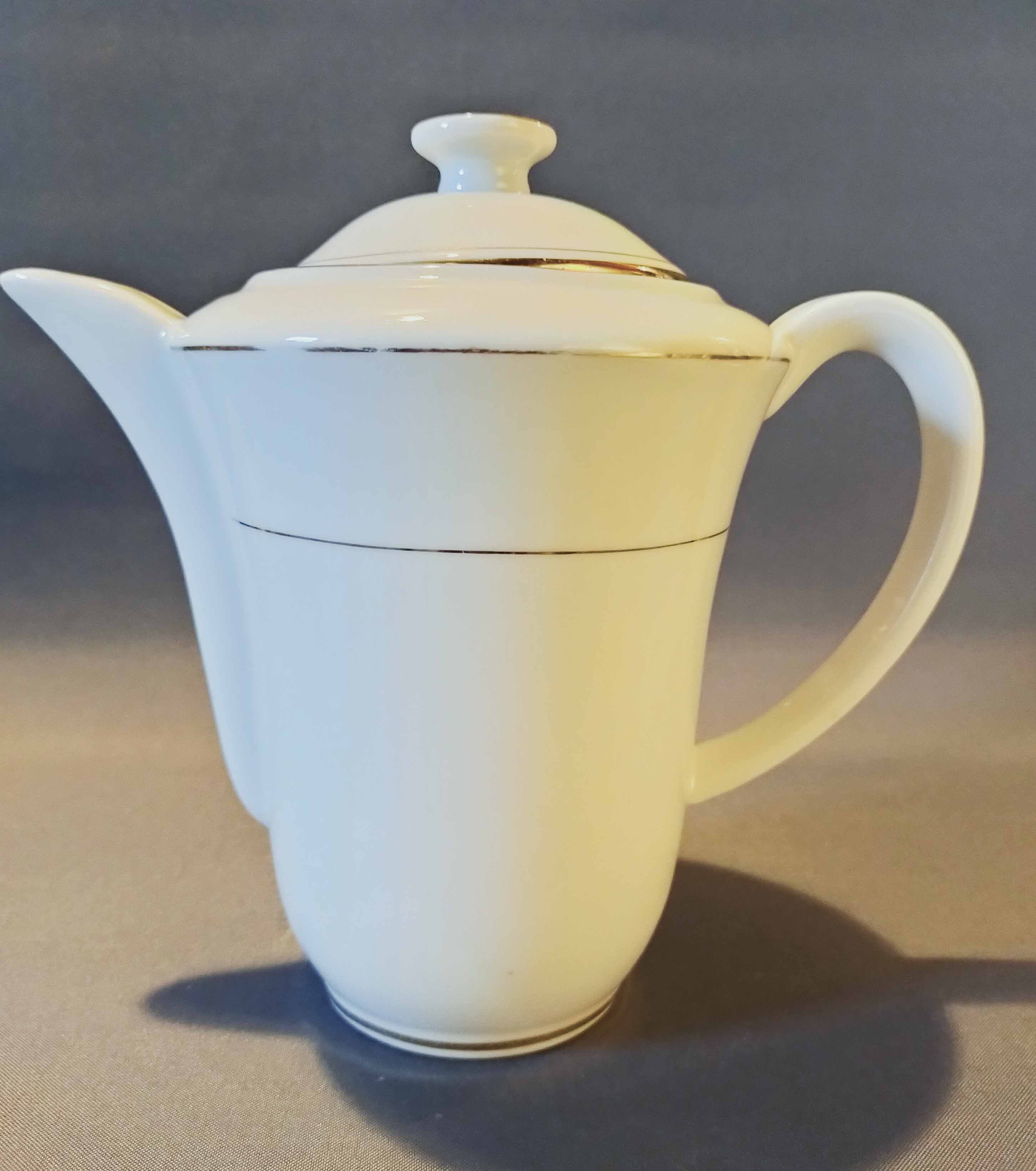 Coffee maker white porcelain gold border Snake porcelain