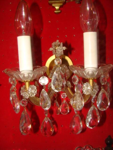 Crystal wall light with two arms from the 1960s.