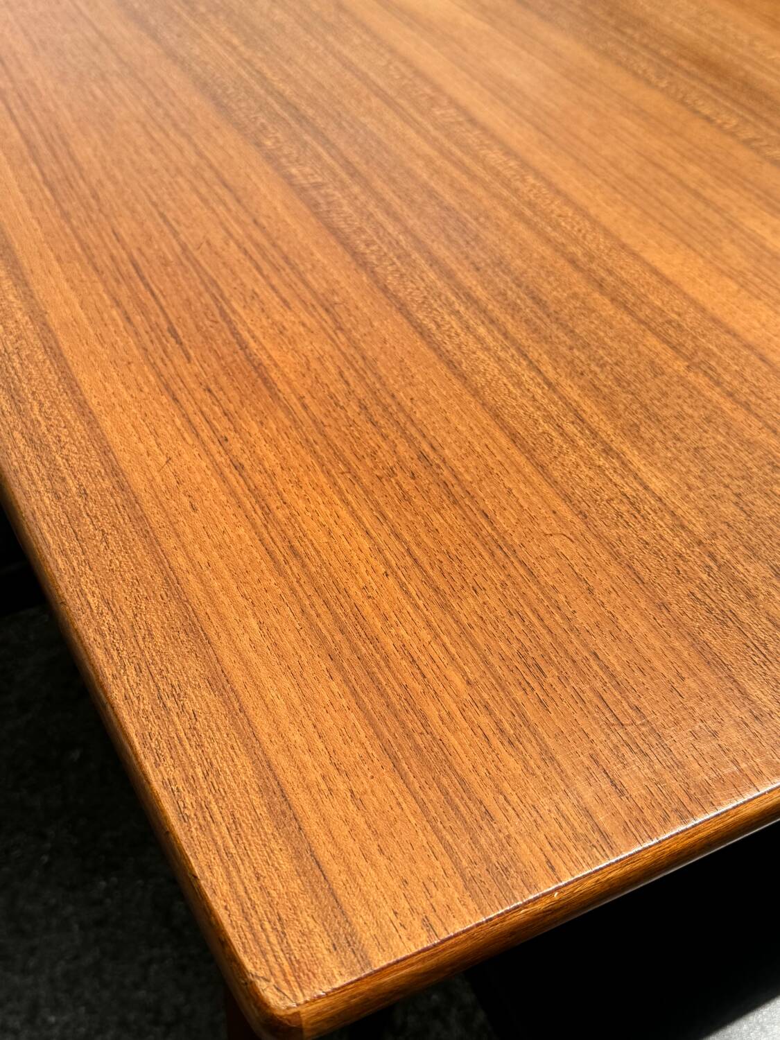 Table design scandinave, ameublement NF, vers 1960