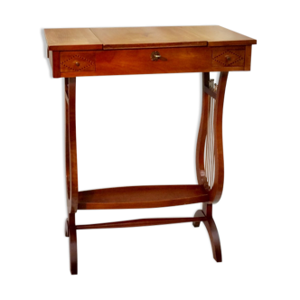 Coiffeuse en marqueterie avec les pieds en forme de lyre miroir d’origine dimension : h-72xl60pr35