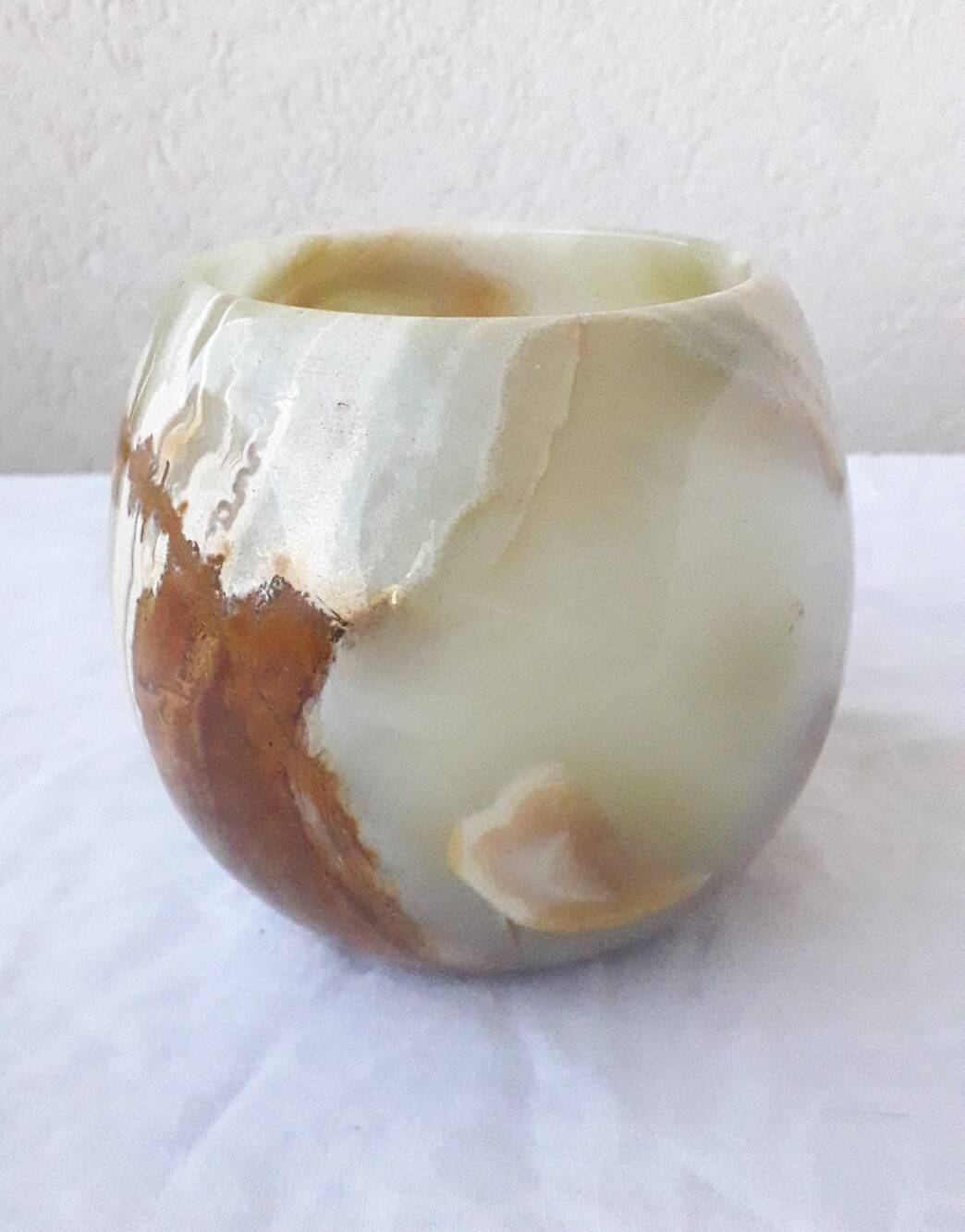 Onyx candle holder