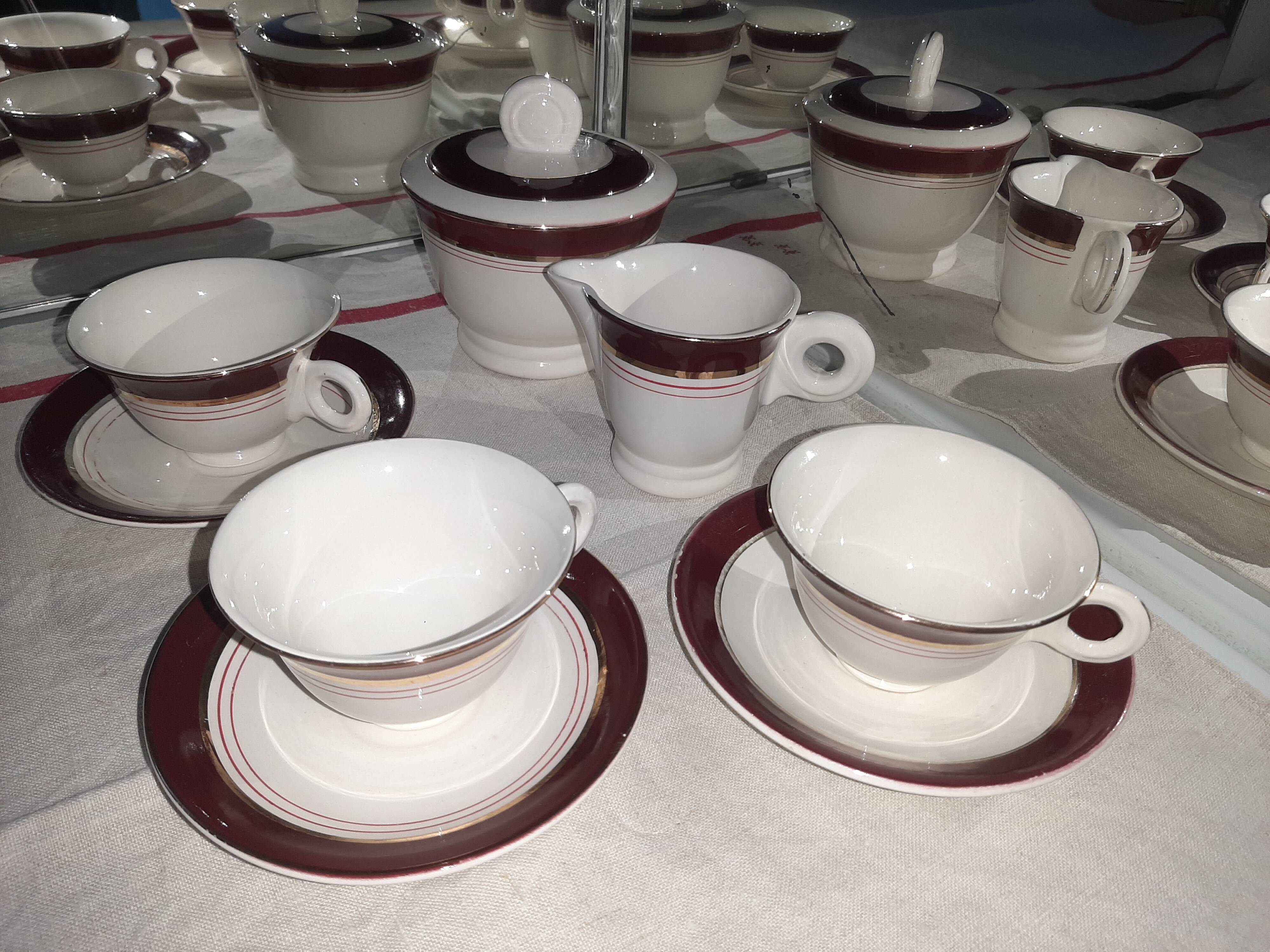 Vintage coffee service for 3 people in cream white with gold burgundy edging
