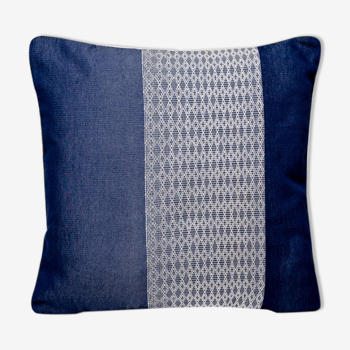 Wê than blue cushion