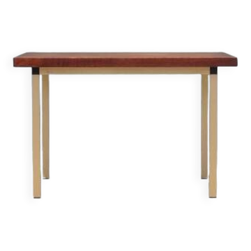Table basse, design danois, années 1970, production : Danemark