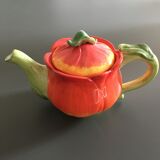 Tulip teapot in slip