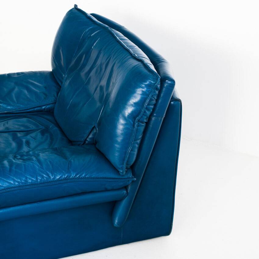Vintage blue leather armchair and pouf by Nicoletti Salotti - Italy 80s