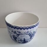 Vintage Villeroy and Boch earthenware pot cache