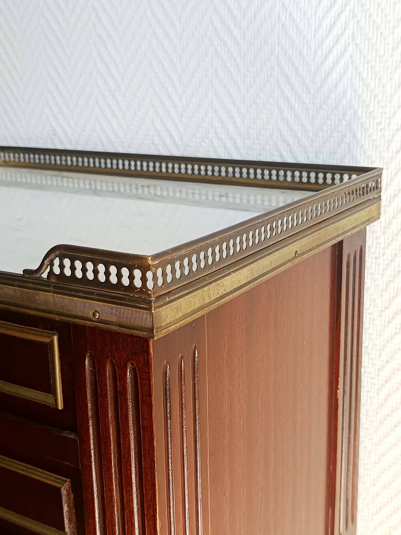 Tablet de chevet ou chiffonnière style Louis XVI