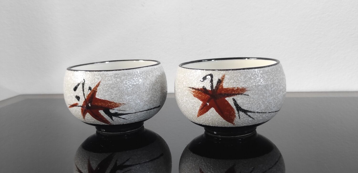 Vintage ceramic tea cup duo