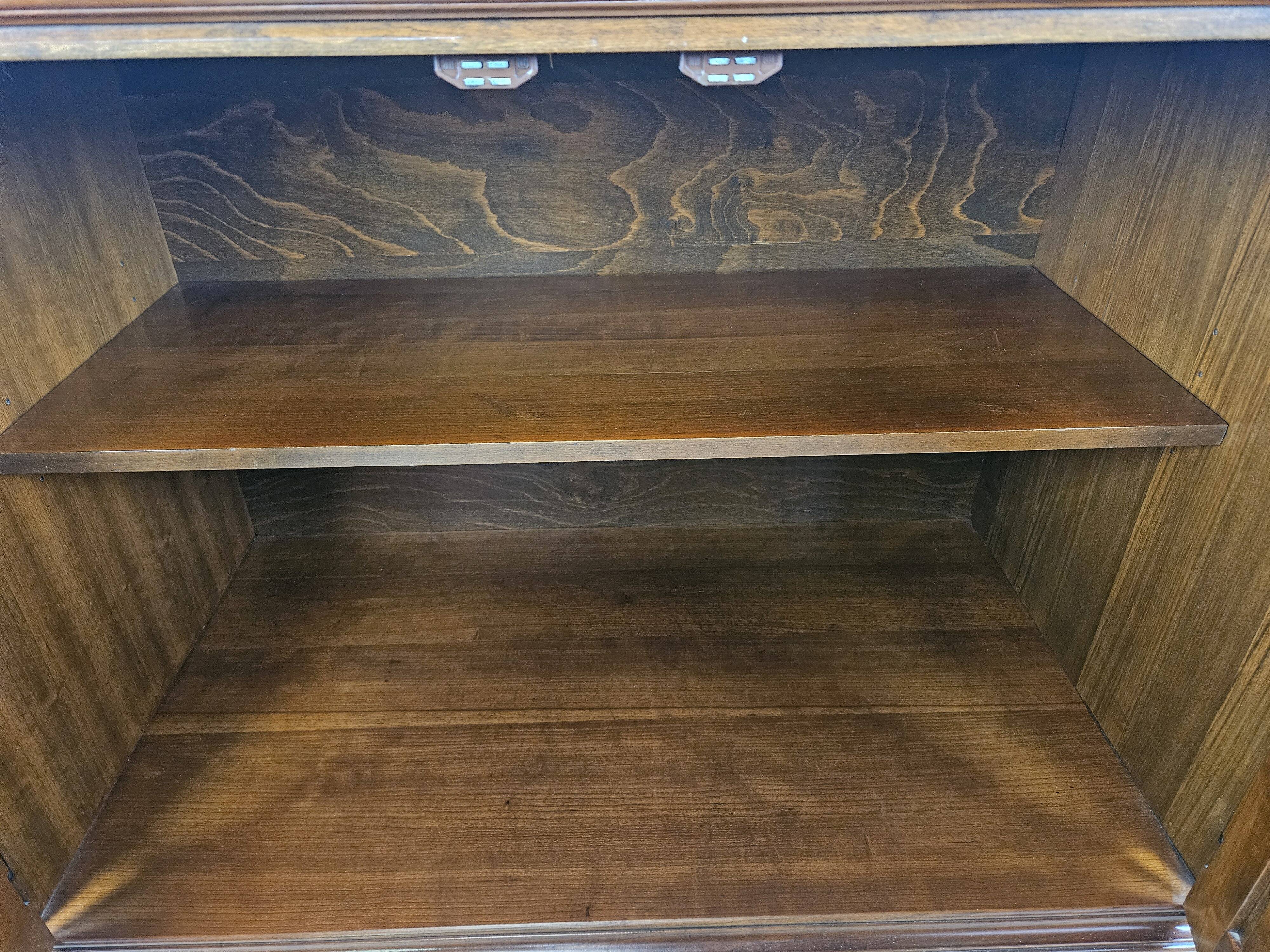 Buffet de Fantoni en massif merisier