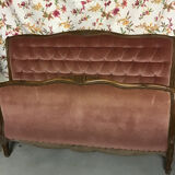 Lit capitonné 2 personnes et 1 chaise