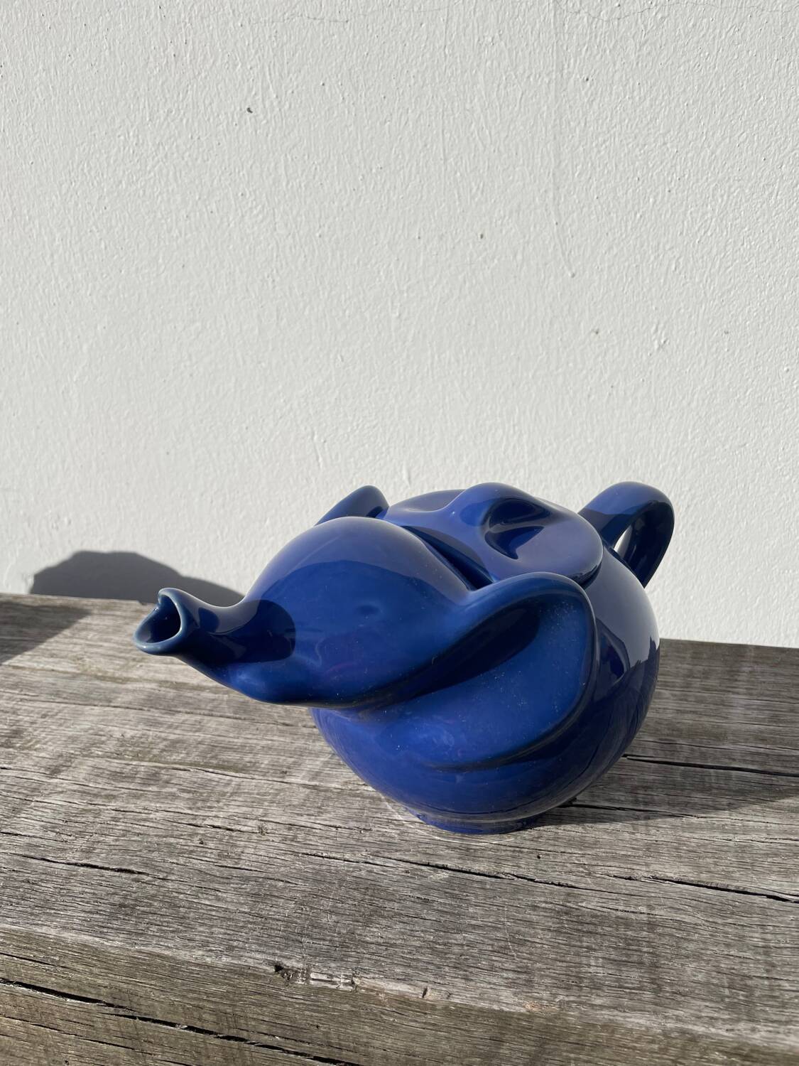 Blue elephant slush teapot