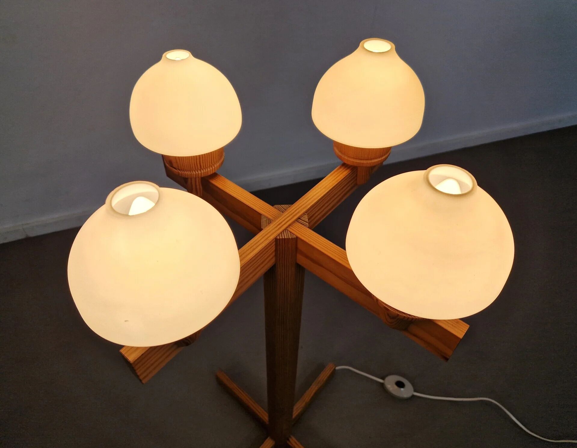 Uno Dahlén for Aneta Sweden | Floor lamp