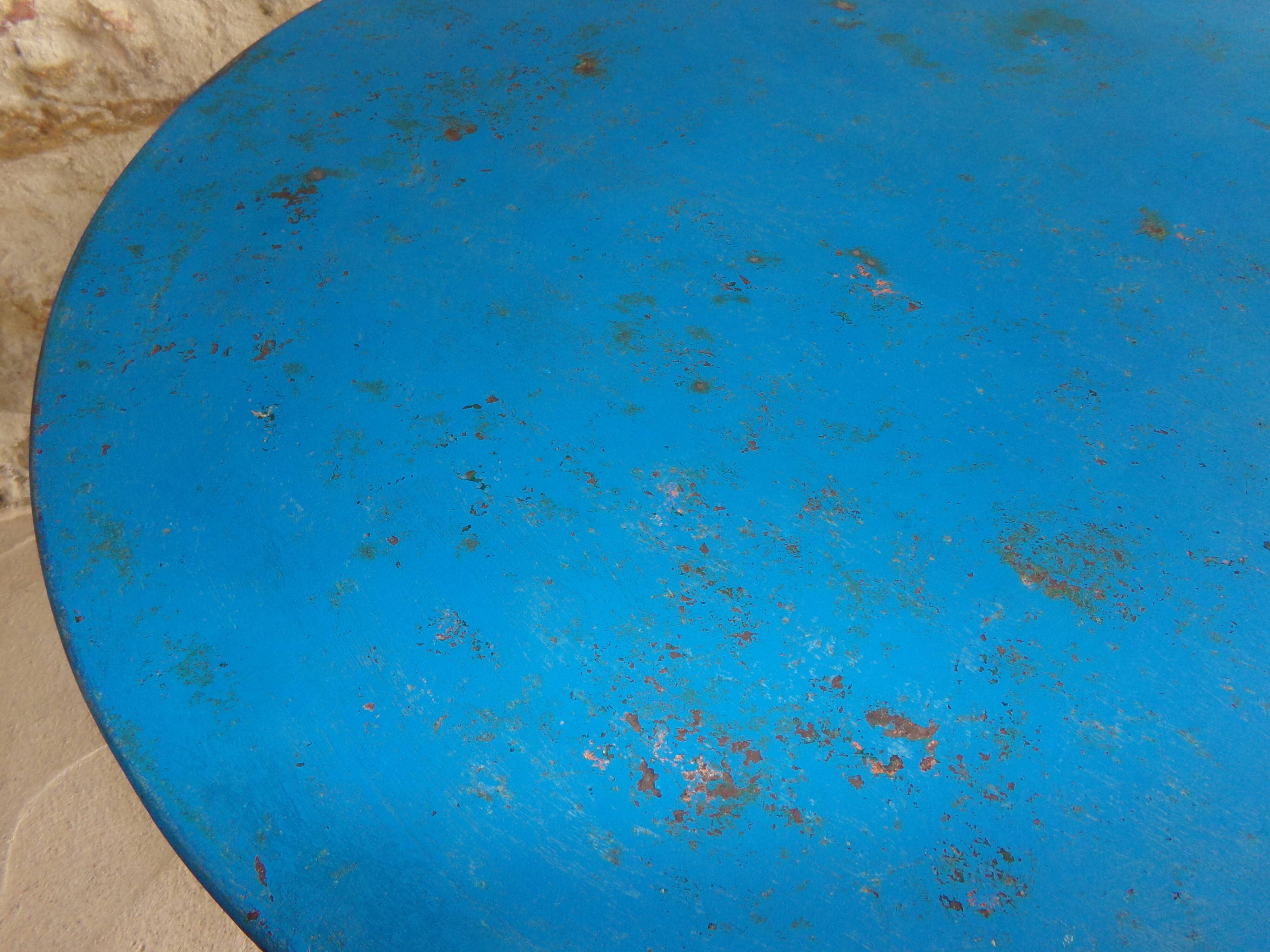 Ancienne table de jardin ronde en fer
