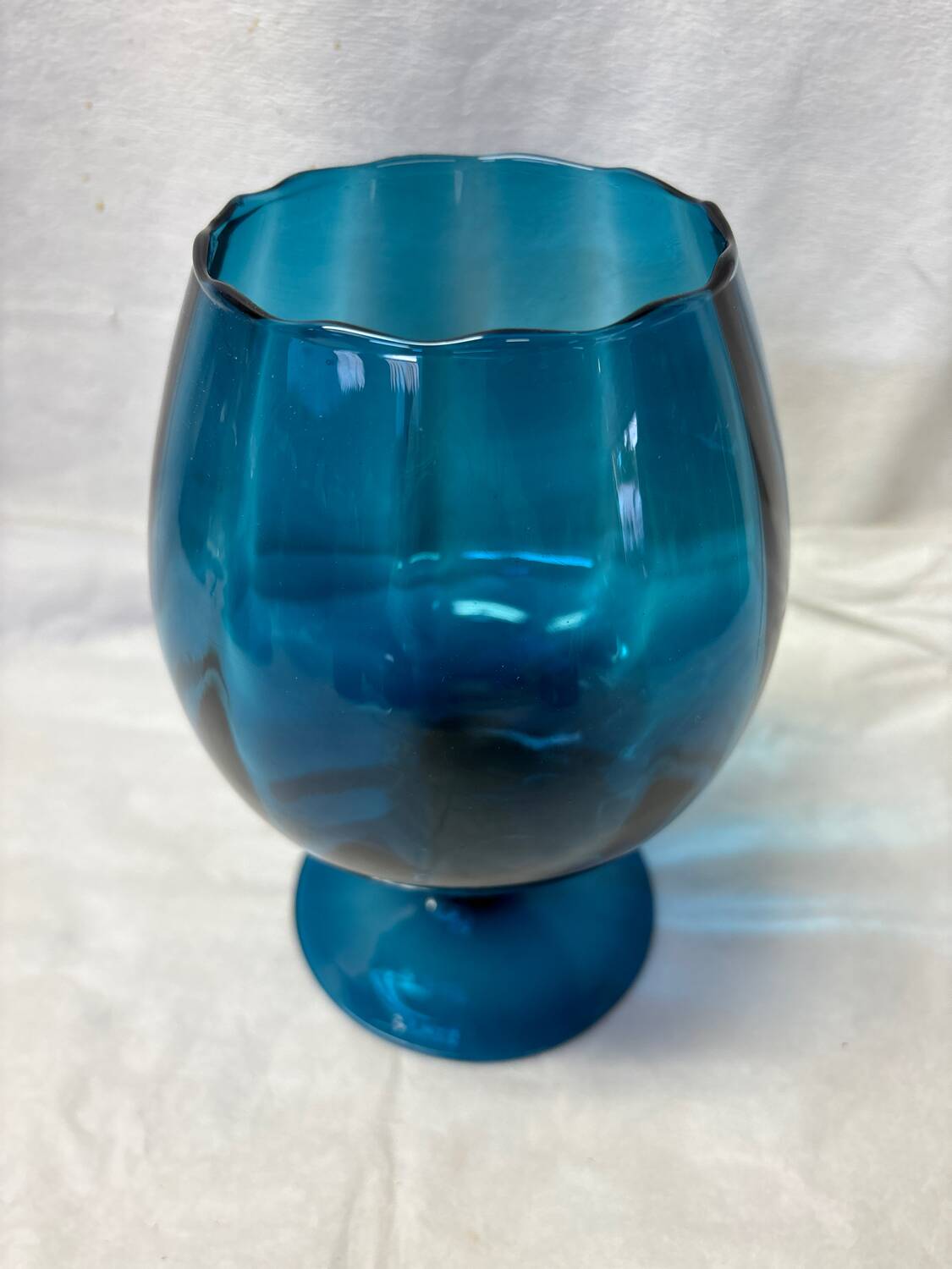 Duck blue Italian glassware vase