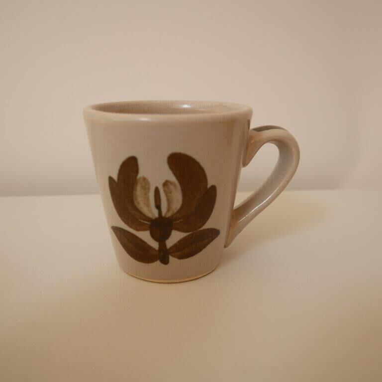 Set of 6 stoneware coffee cups, flower motif