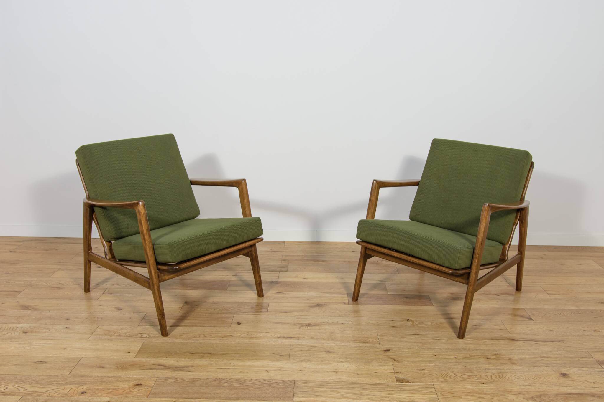 Model 300-139 lounge chairs from Swarzędz Factory, 1960s, set of 2
