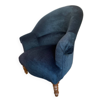 Humpback toad armchair