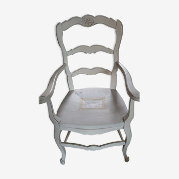 Fauteuil ancien patiné blanc