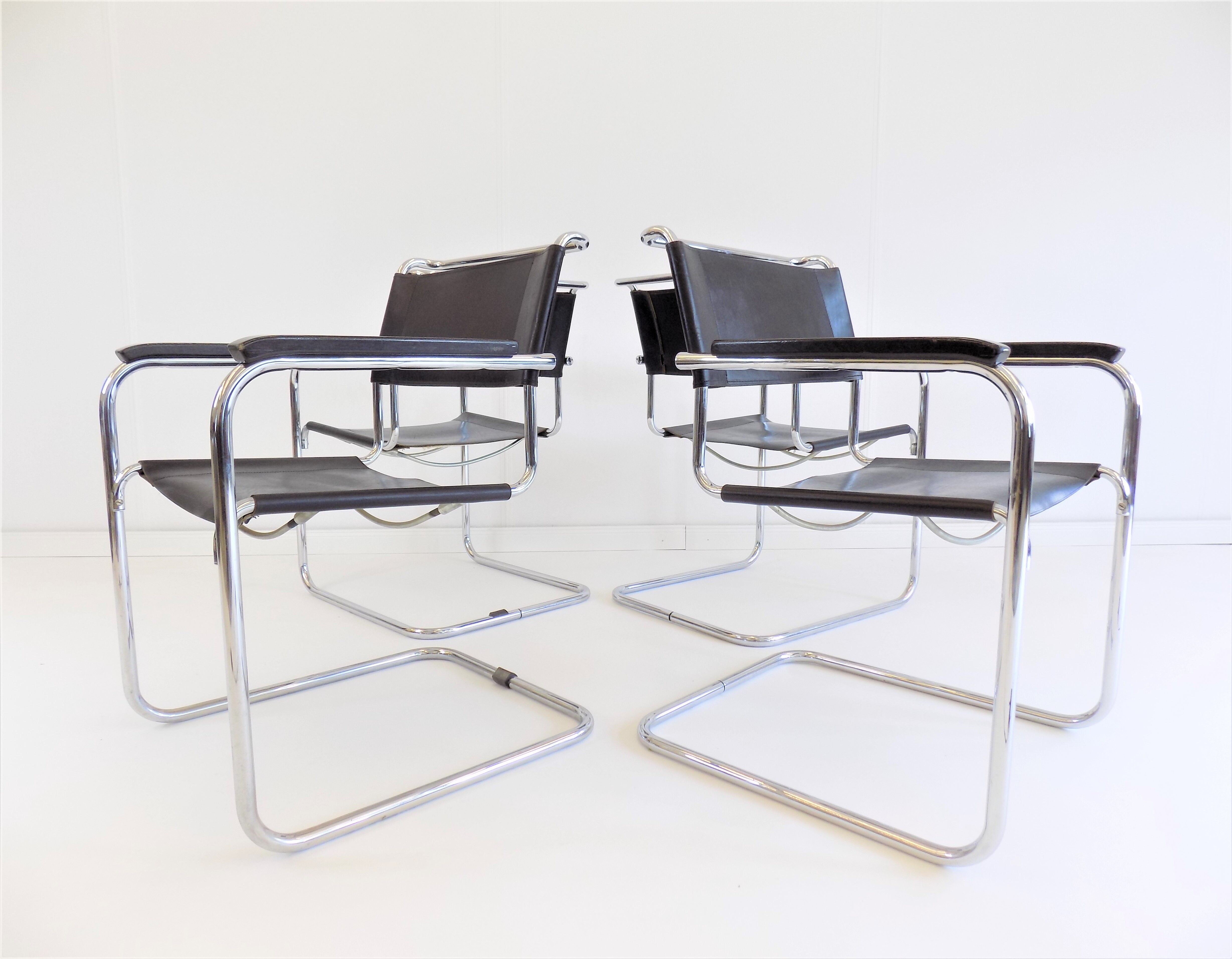 Set de 4 fauteuils Thonet S34 cuir cantilever par Mart Stam