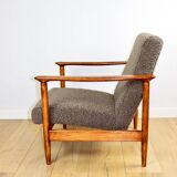 Fauteuil GFM-142, design d'Edmund Homa des années 70, bouclé épais marron chocolat - 2 pièces disponibles.