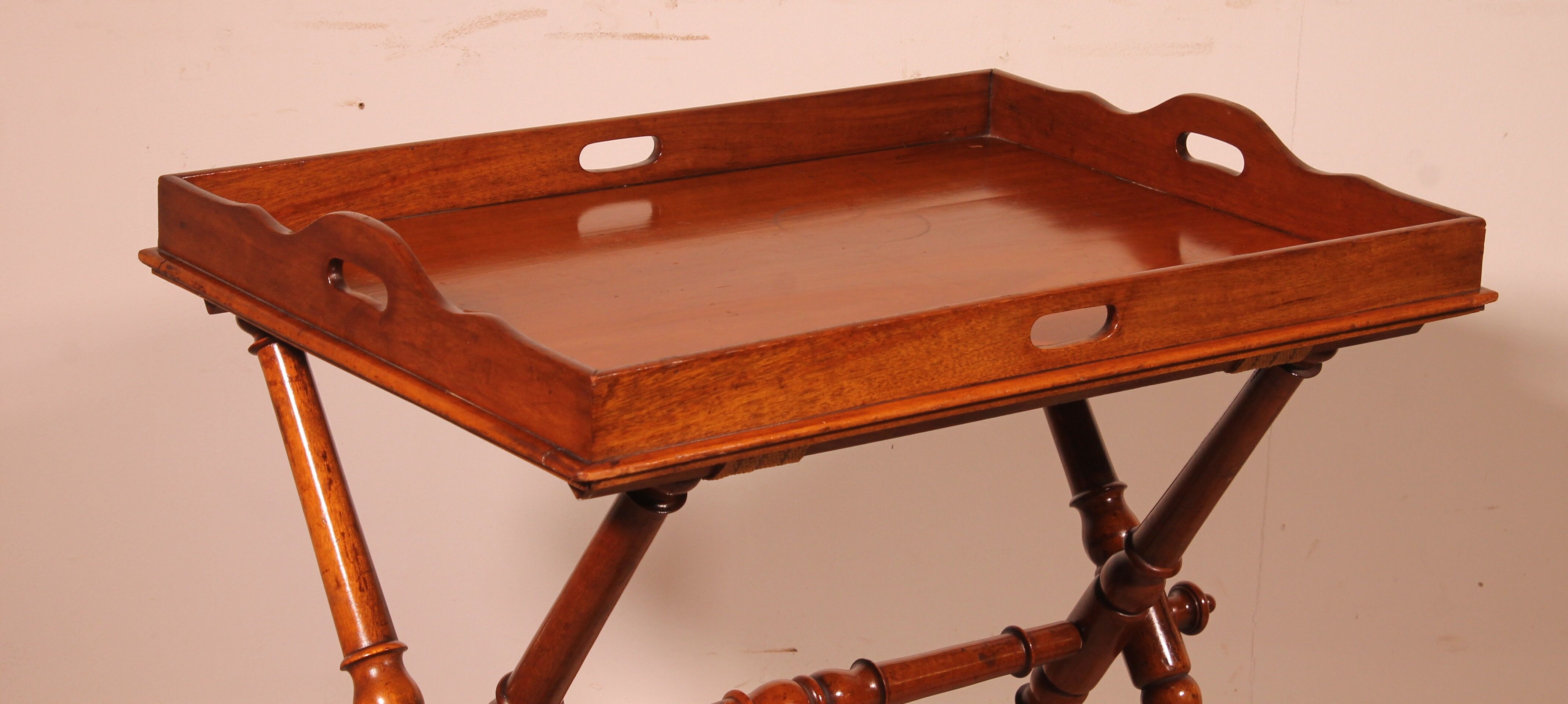 Servant Butler Tray in solid mahogany from the early 19th century.