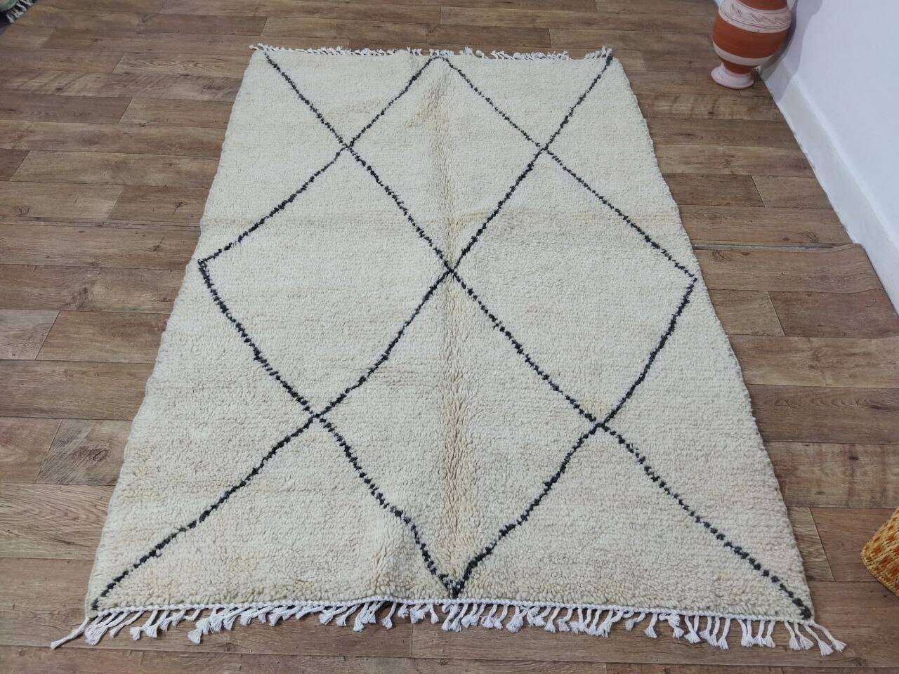 Handmade wool Berber rug 214 x 146 cm