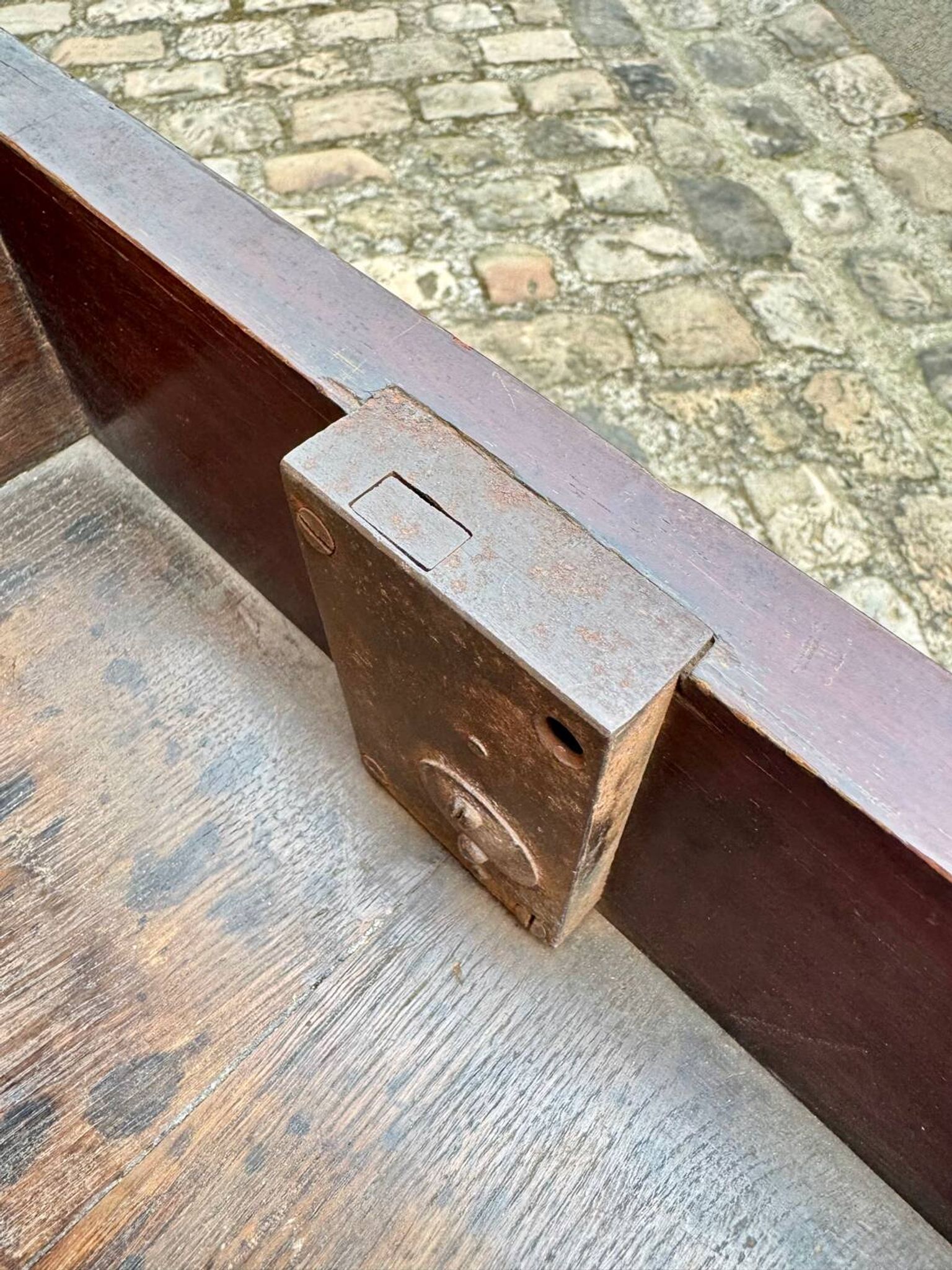 Very large double-sided mahogany desk from the Louis XVI 18th century