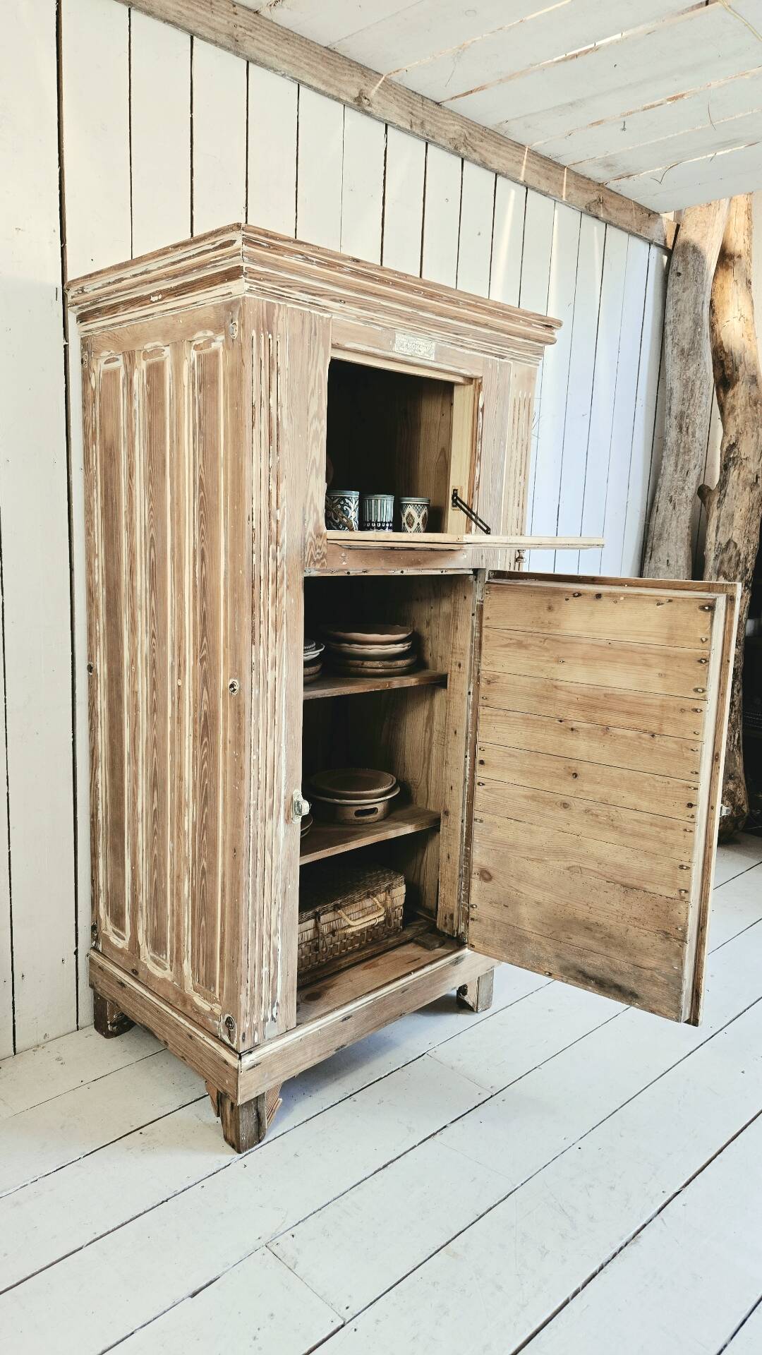 Vintage wooden glacier