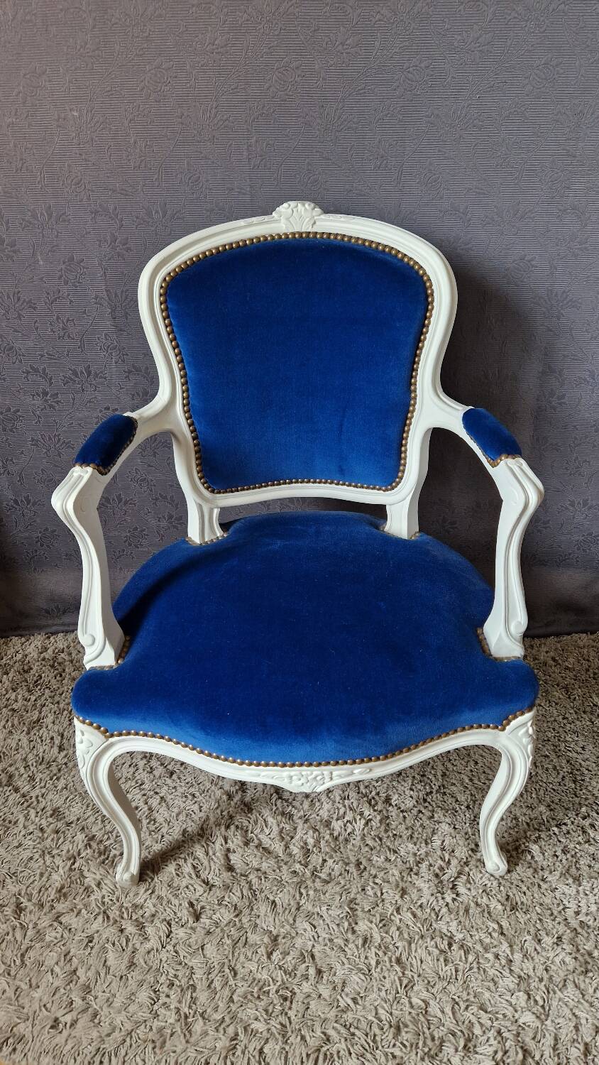 Weathered convertible armchair