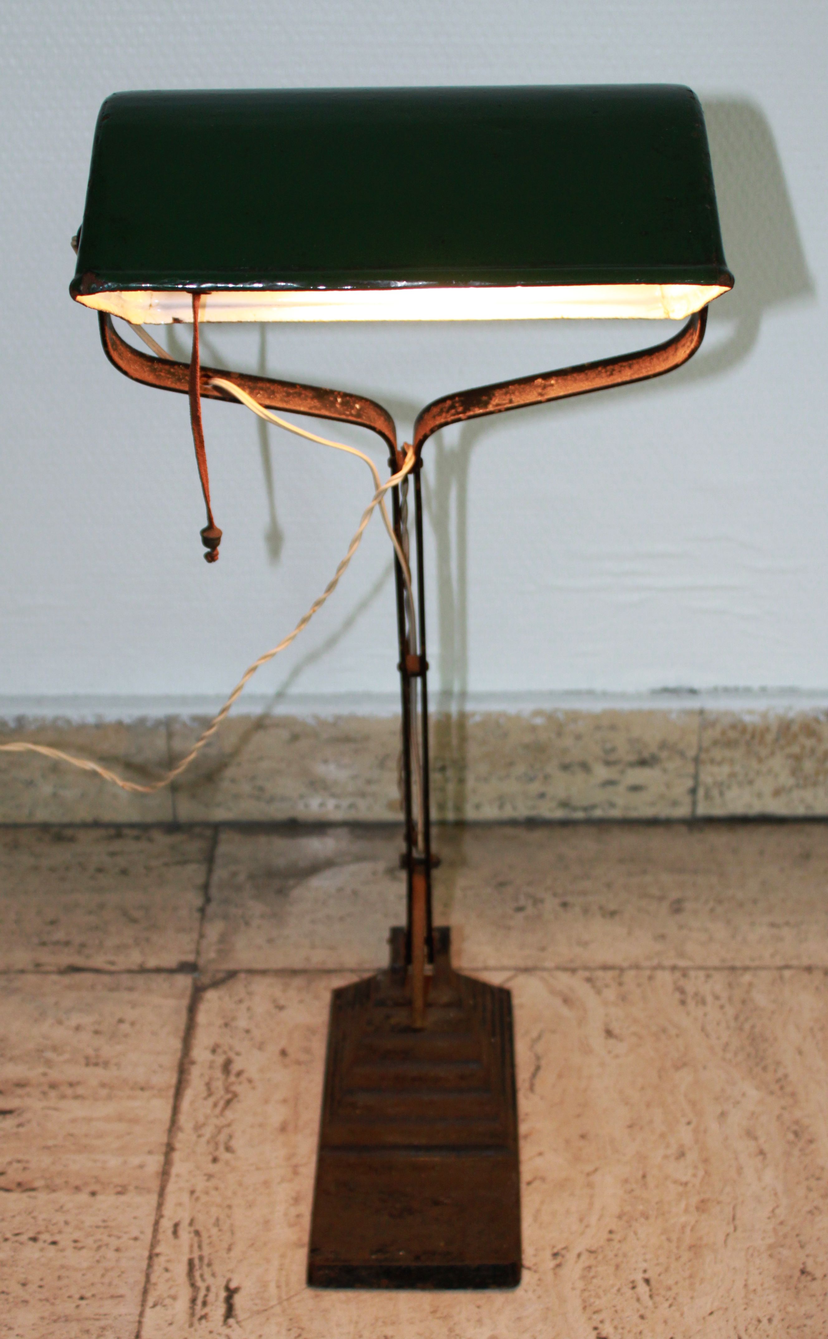 Notary lamp