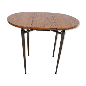 Table in formica