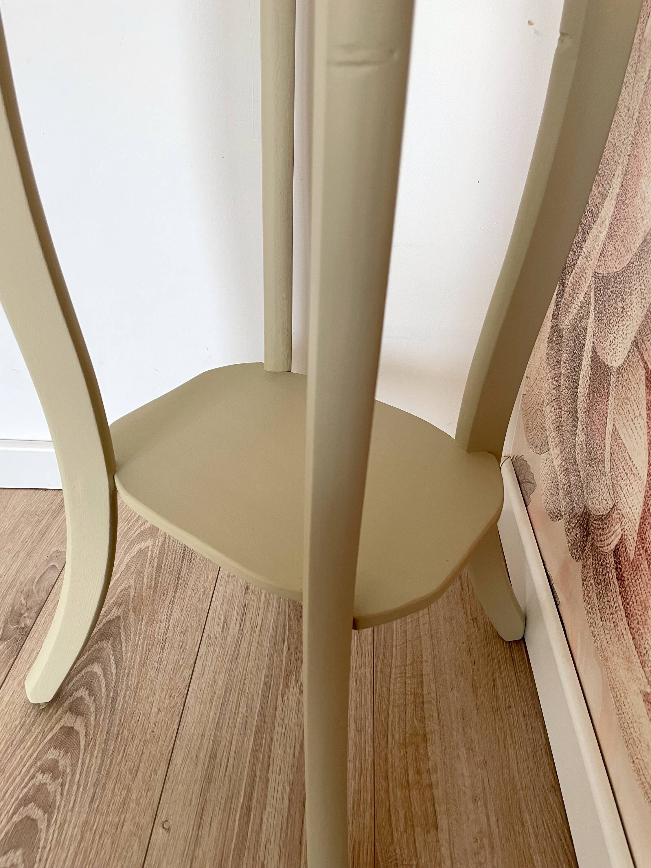 Plant stand/side table, redesigned in Artichoke Cream