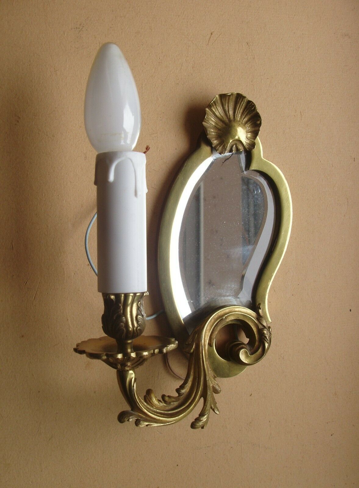 Elegant old pair of bronze mirror appliques - Walking State