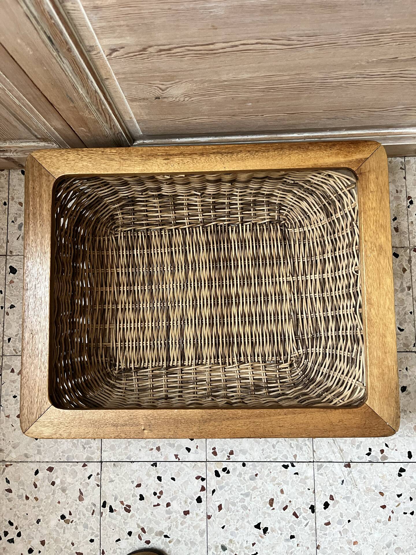 Panier en osier et bois 