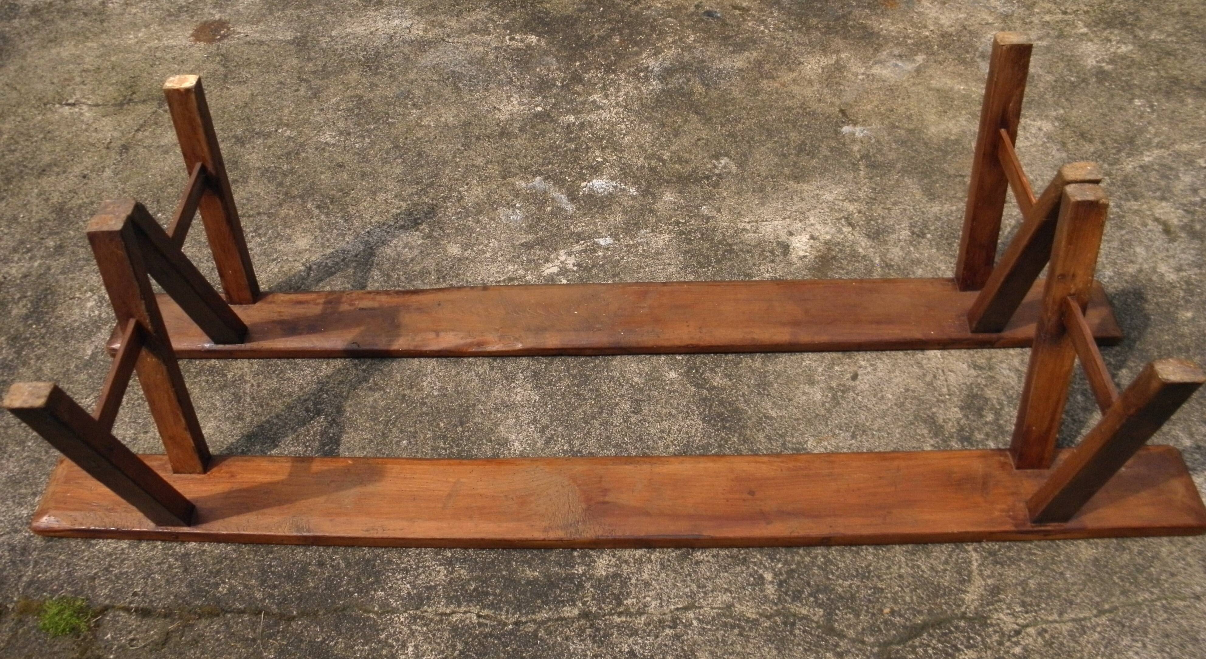 Paire de bancs de ferme en merisier 183 cm.