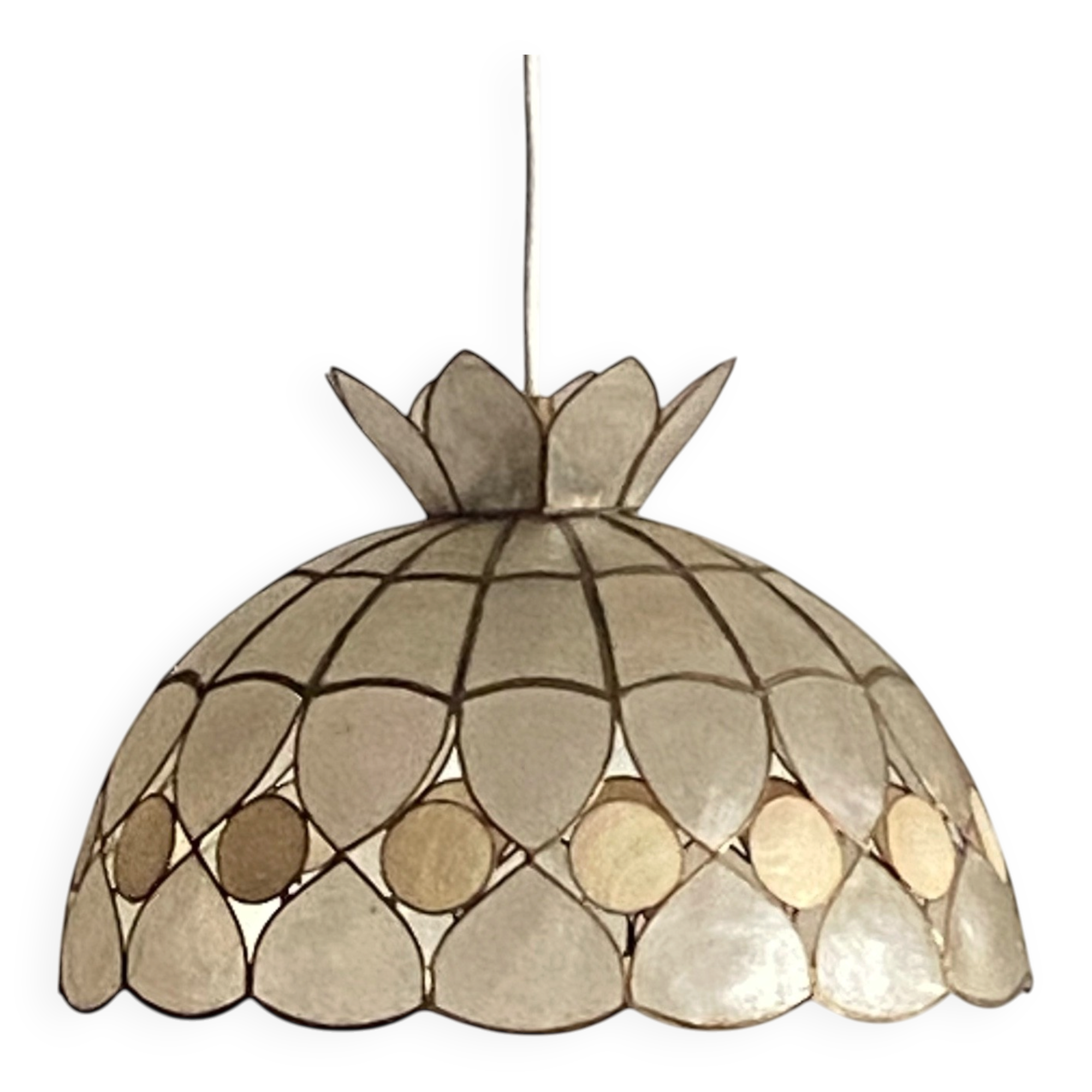 Vintage capiz shell pendant chandelier from the 1950s to 1960s.