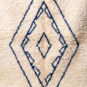 Tapis berbère d’atlas traditionnel artisanale avec magnifique design 2/3 m