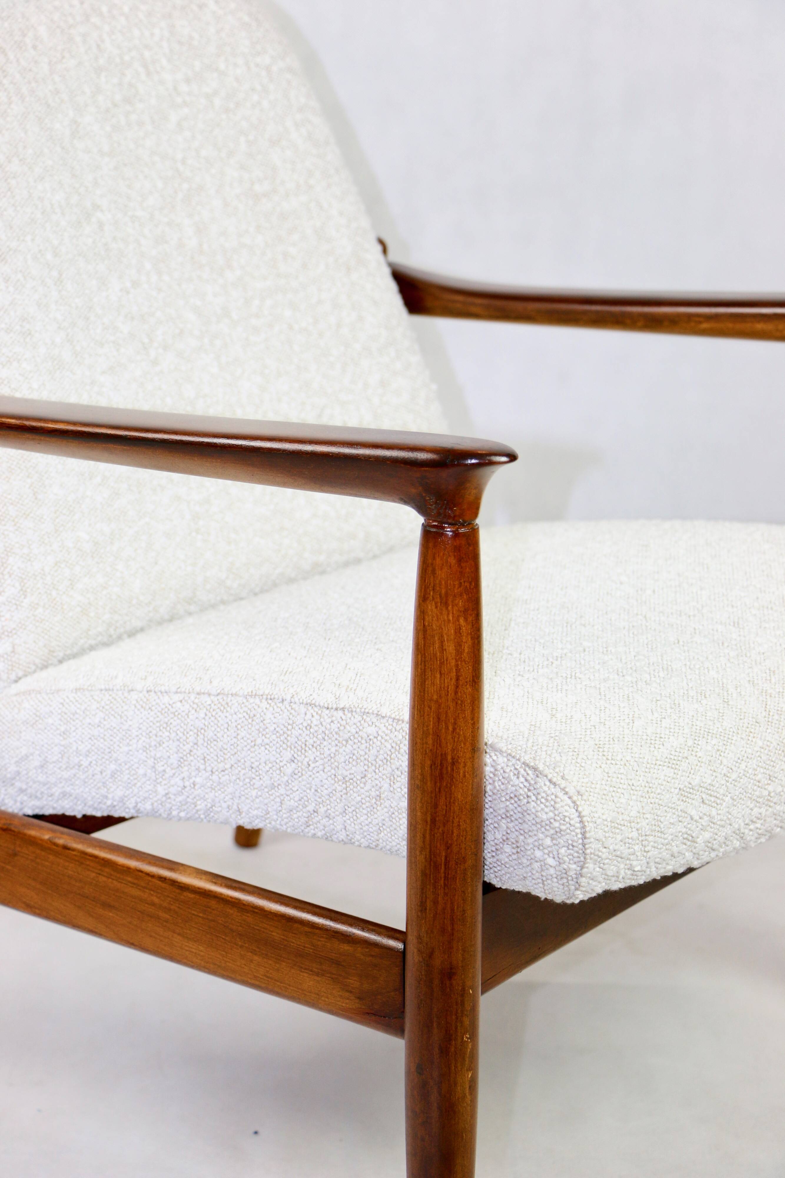 GFM-64 armchair, design by Edmund Homa from the 60s, white boucle