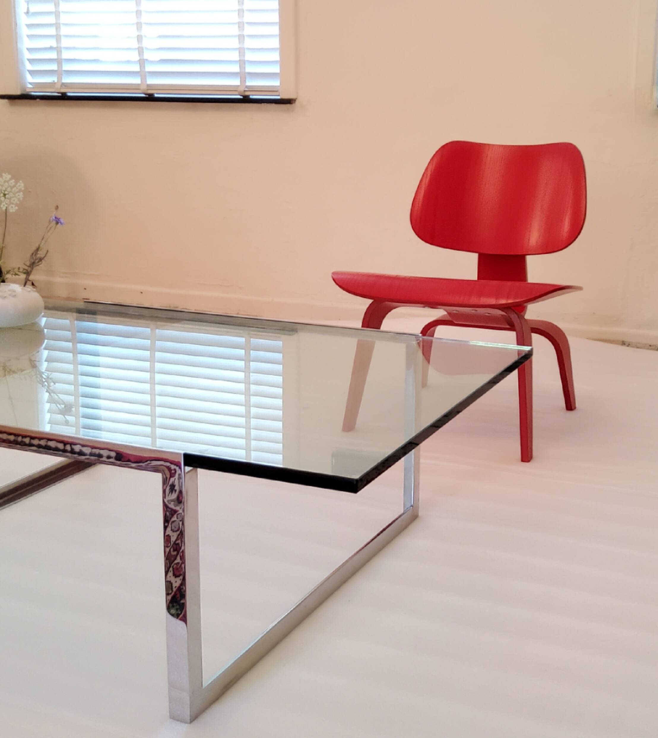 Table basse SM en acier miroir et verre KnollStudio – Design Shelton & Mind