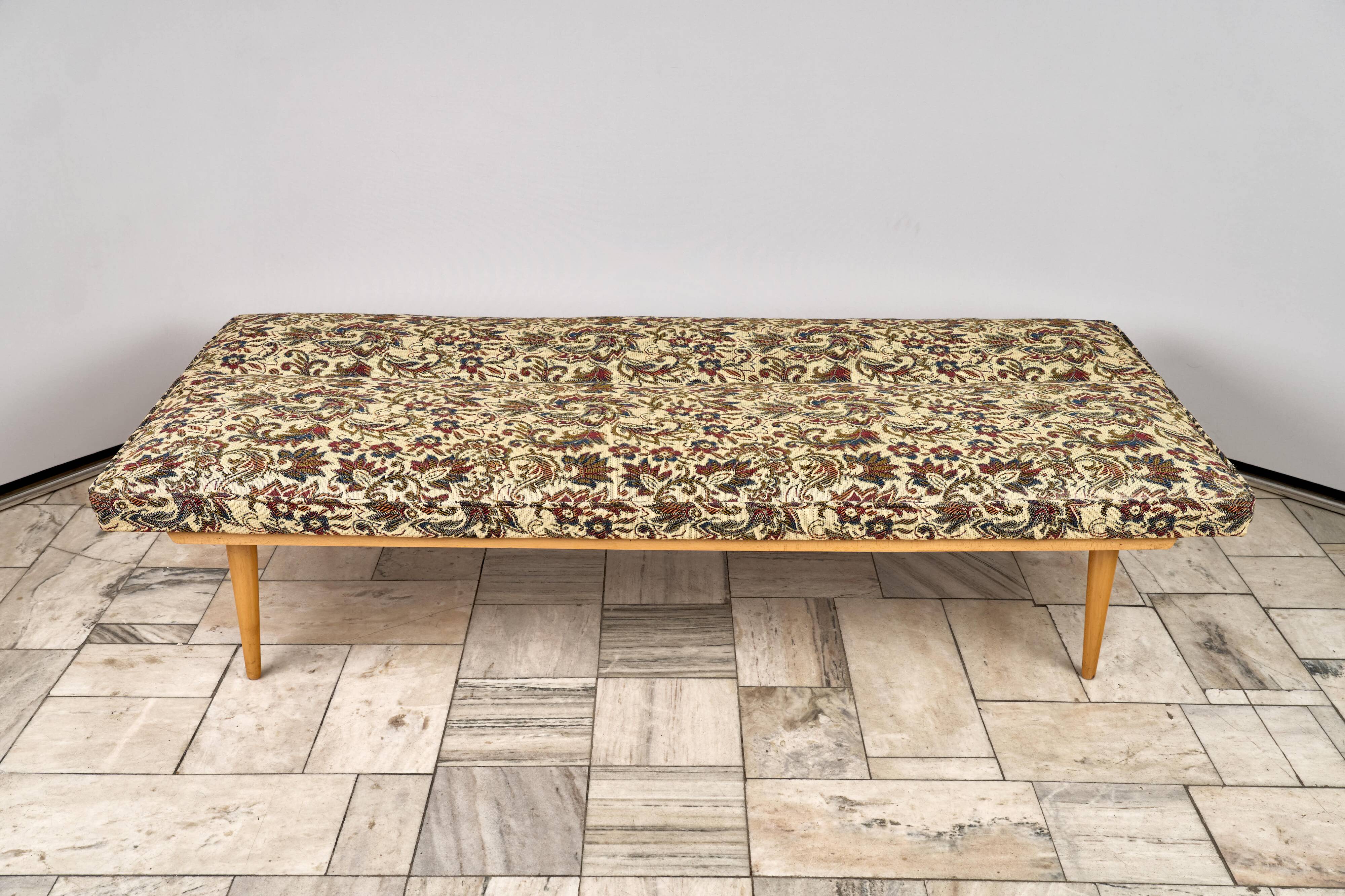 Vintage Sofa by Miroslav Navrátil for Interiér Praha, 1960s, Czechoslovakia