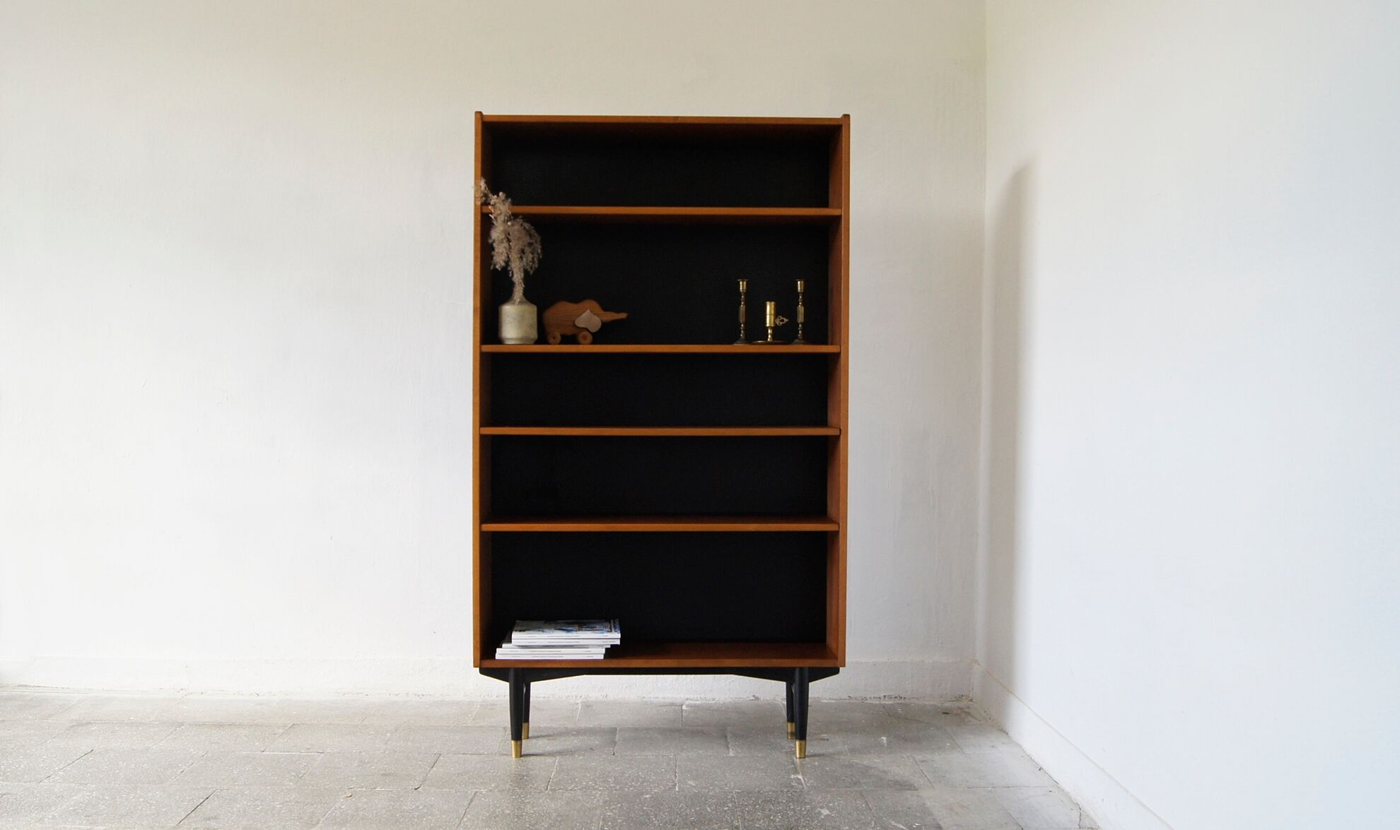 Bibliothèque en teck suédois vintage par Hugo Troeds