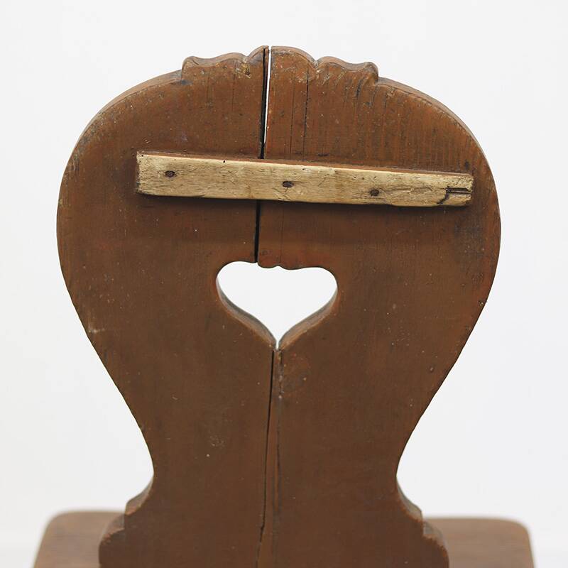 Chaise d'art populaire primitif