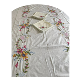 Embroidered table linen set