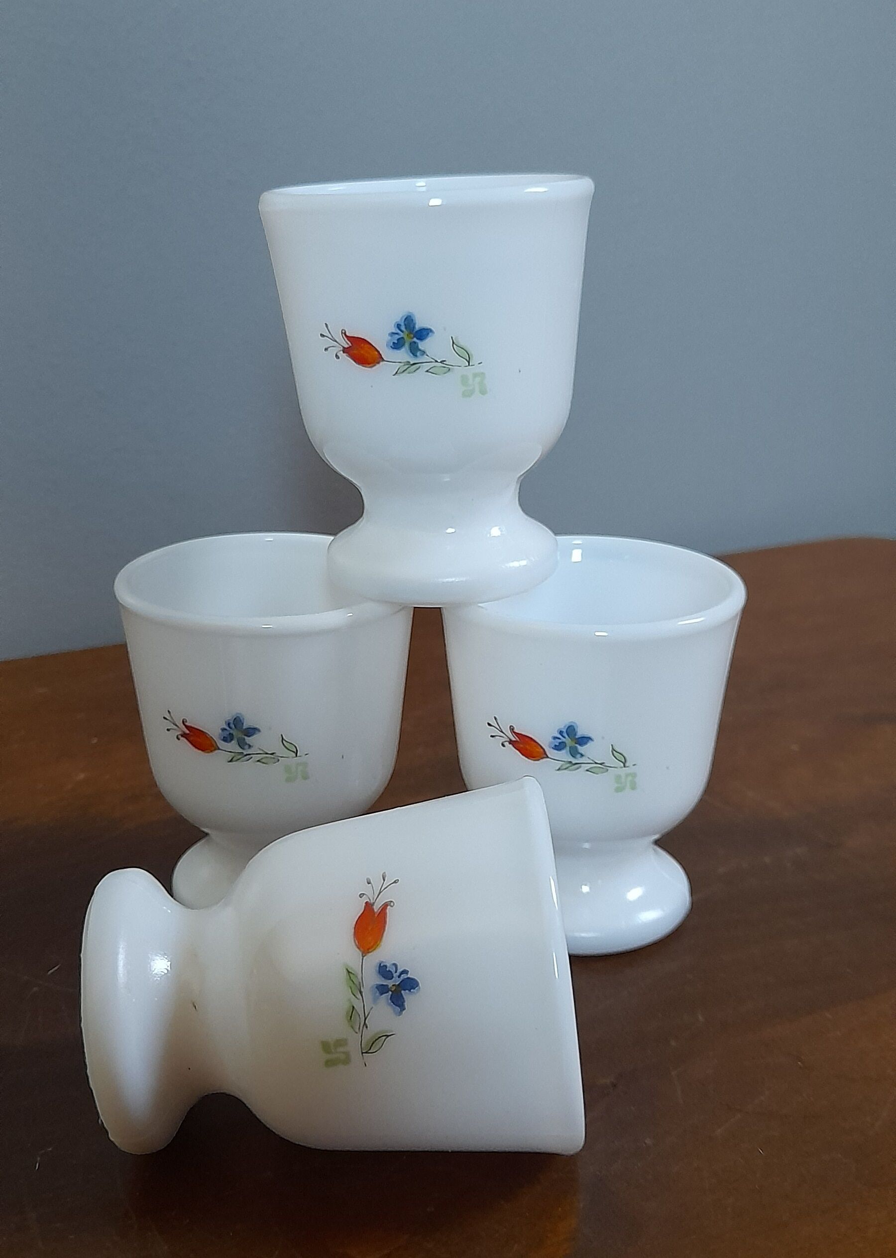 Coquetier glass arcopal france floral décor 70s - vintage