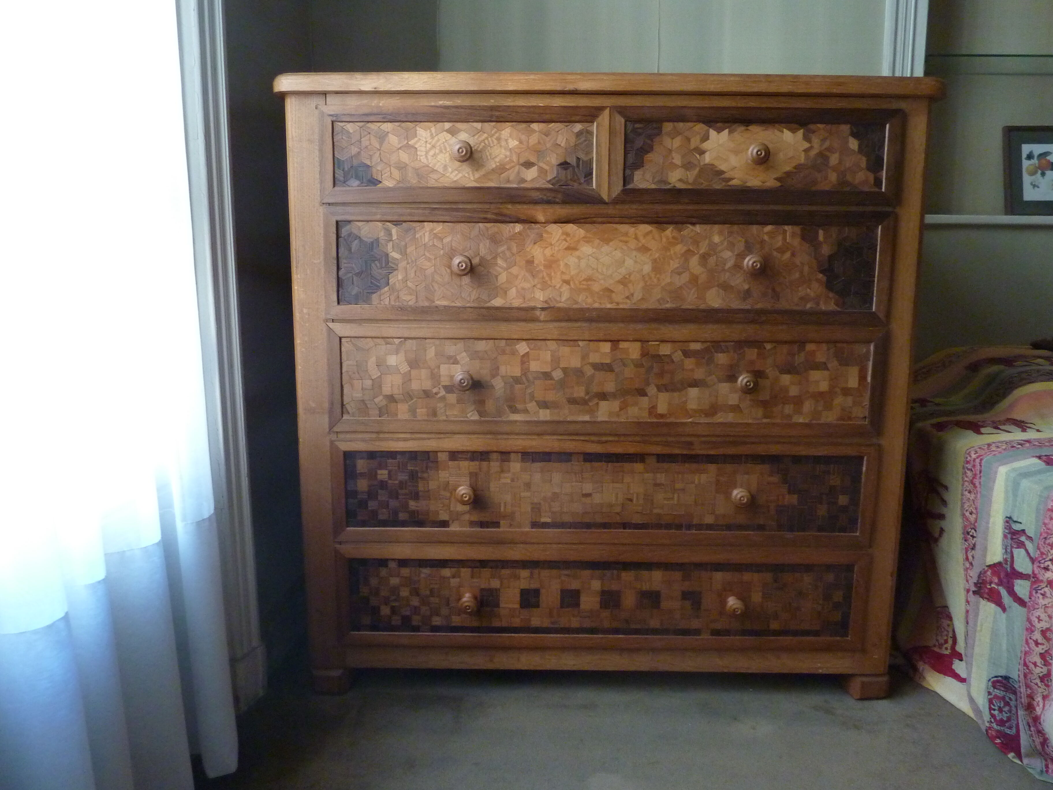 Marquetry chest of drawers