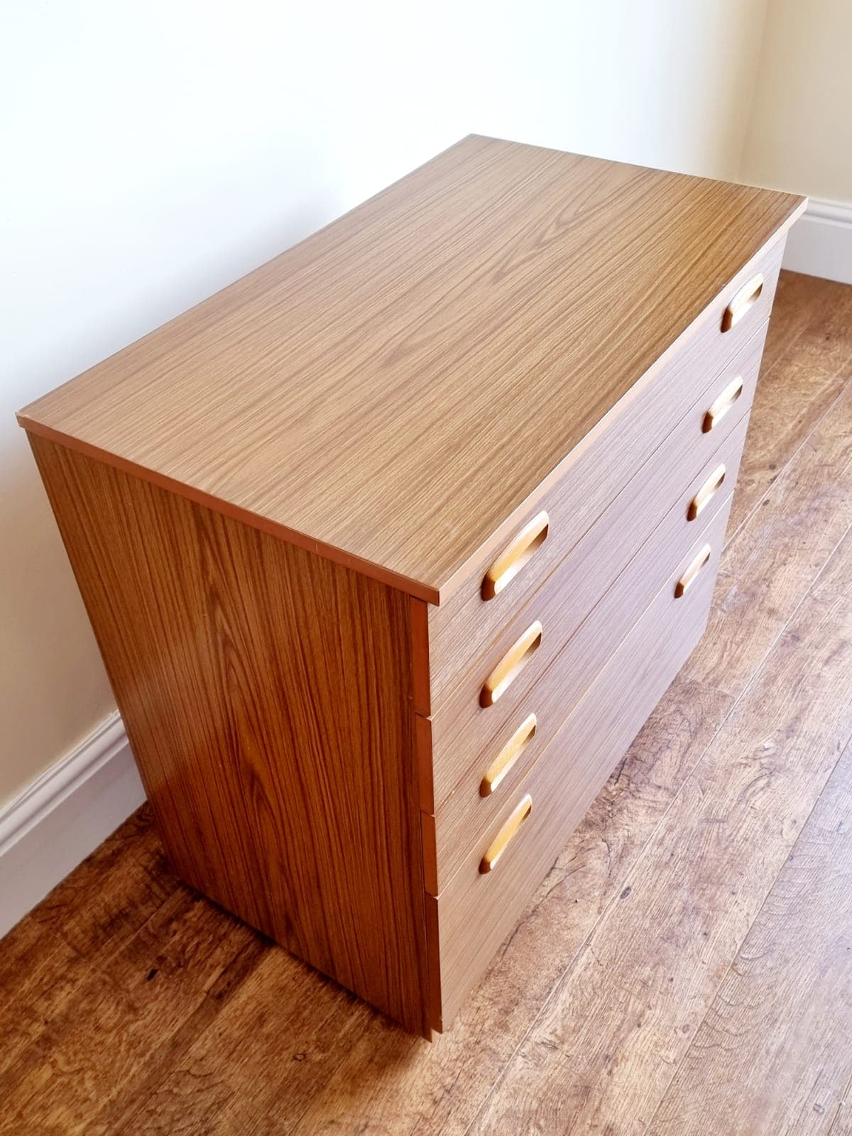 1970’s mid century modern chest of drawers by Schreiber